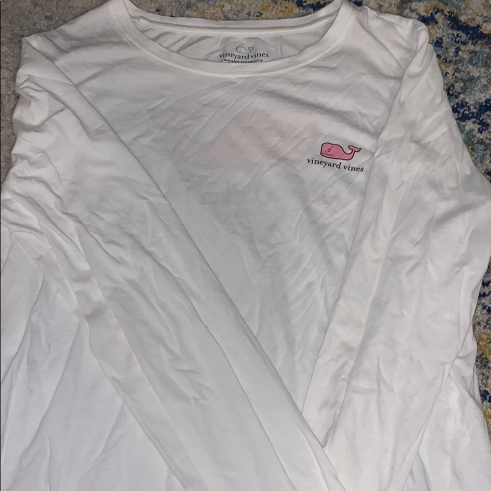 Long sleeve vineyard vine tee shirt